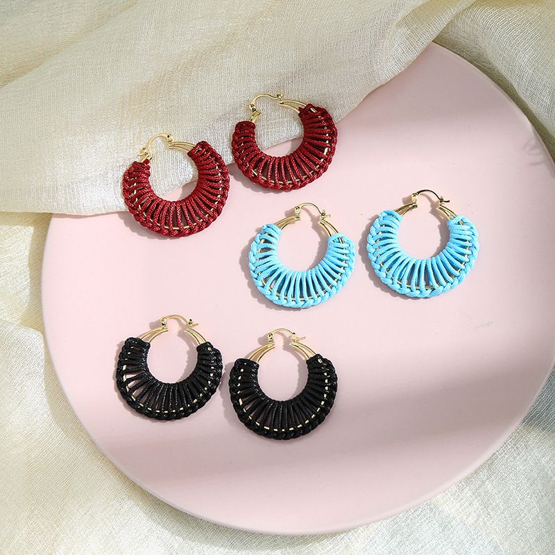Creative Design Hand-woven Line Earrings Temperament Net Red Earrings Simple Wild Geometric Earrings Wholesale
