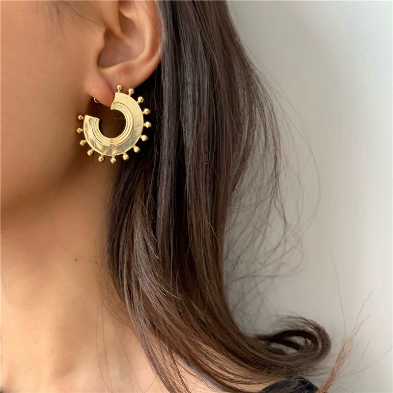 Sun Disc Exotic Bead Carving Earrings Designer Simple Metal Niche Earrings Wholesale Nihaojewelry