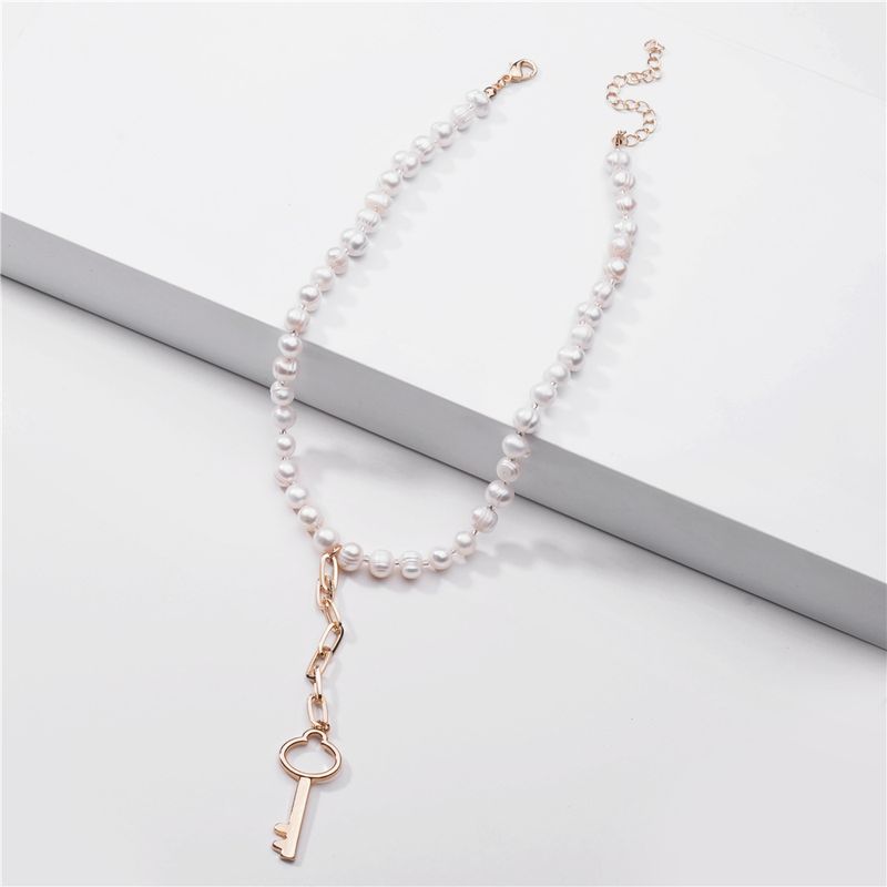 Fashion Jewelry Natural Pearl Short Neck Necklace Alloy Key Pendant Necklace Wholesale Nihaojewelry