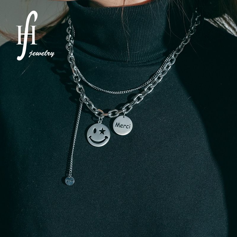 Nouveau Célébrité Internet Personnalisé Froid Style Double-couche Expression Smiley Collier Titane Acier Hip Hop Gland Maman Ronde Marque Lettre Collier