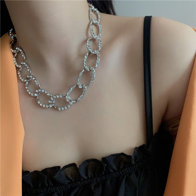 Retro Full Diamond Buckle Metal Necklace Light Exaggerated Clavicle Neck Chain Wholesale Nihaojewelry