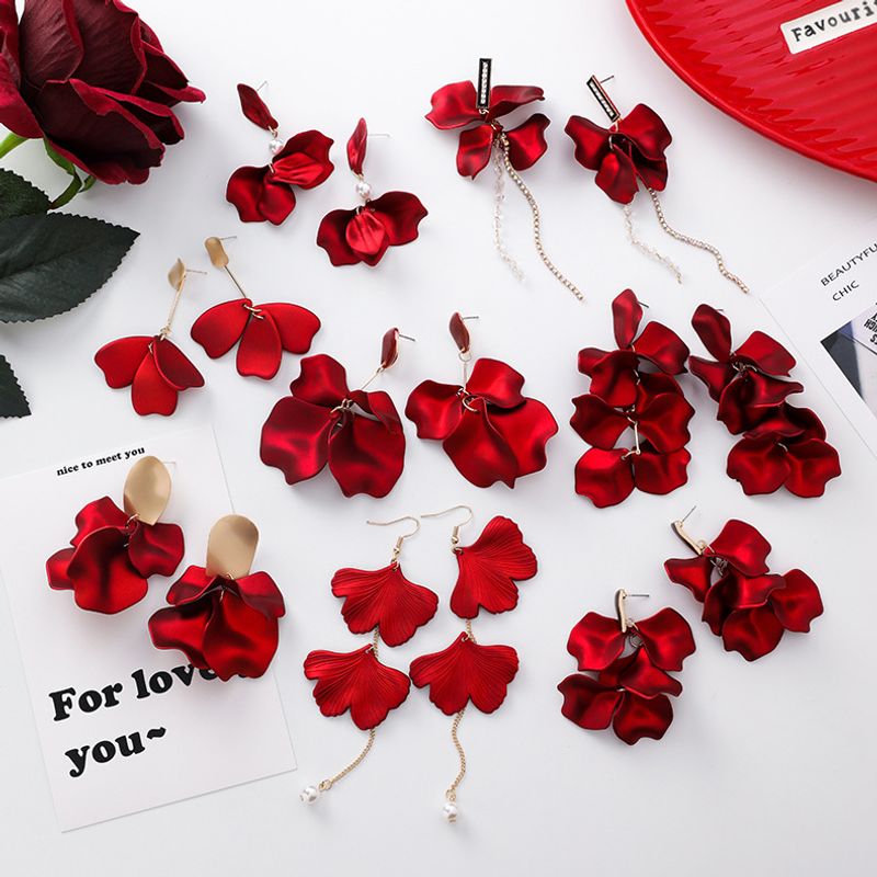 Süße Und Übertriebene Rote Rosen Blätter Quasten Ohrringe Retro Sexy Lange Acryl Neujahrs Braut Ohrringe
