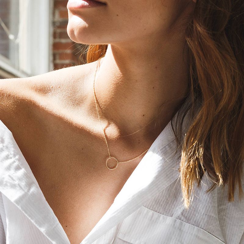 Emanco Korea Edelstahl Mode Einfache Persönlichkeit Geometrischer Anhänger Weibliche Vergoldete Halskette Schlüsselbein Kette Großhandel