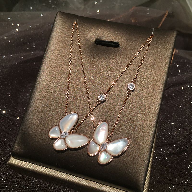 White Fritillary Butterfly Necklace Rose Gold Simple Retro Sweet Necklace Clavicle Chain Wholesale Nihaojewelry