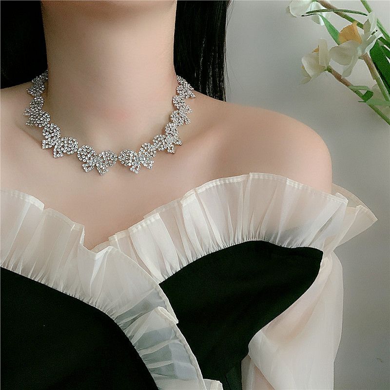 Ladies Stereo Three-dimensional Bow Choker Clavicle Necklace Full Diamond Bright Earrings Wholesale Nihaojewelry