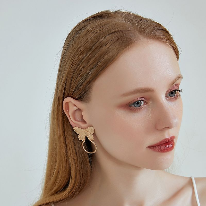 2020 Europäische Und Amerikanische Neue 925 Silberne Nadel Ohrringe Kleine Duftende Wind Legierung Geometrische Ohrringe Süße Schmetterlings Ohrringe Ohrringe Charge