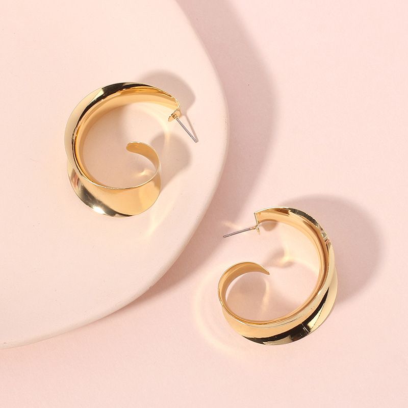 Hot-selling New Fashion Simple Glossy Earrings Popular Geometric Metal Earrings Wholesale Nihaojewelry