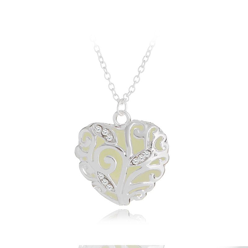 Creative Christmas Warm Gift Luminous Hollow Diamond-set Love Necklace Ladies Clavicle Chain Wholesale Nihaojewelry