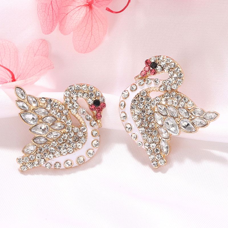 Nouveaux Alliages De Mode Parsemés De Diamants Atmosphère Petites Boucles D&#39;oreilles En Alliage Frais Nihaojewelry Gros