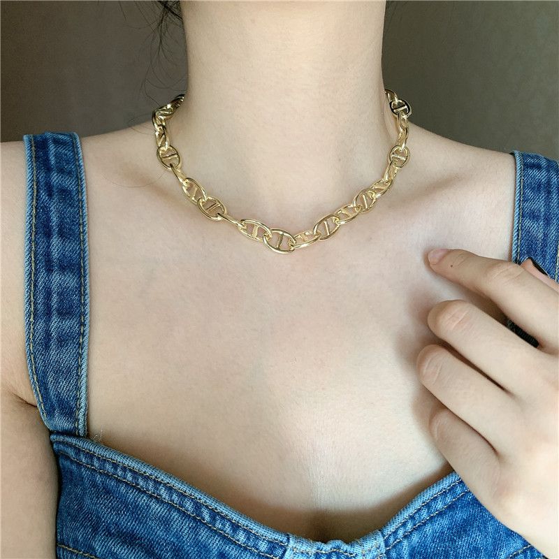 Fashion Thick Chain Pig Nose Shape Brass Gold Plated Short Alloy Clavicle Chain Bracelet