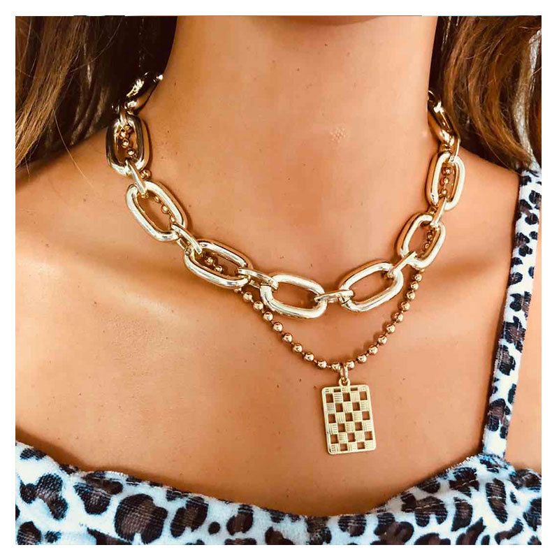 Europäische Und Amerikanische Kreative Mode Persönlichkeit Halskette Damen Einfache Metall Quadratische Anhänger Schlüsselbein Kette Halskette 14150