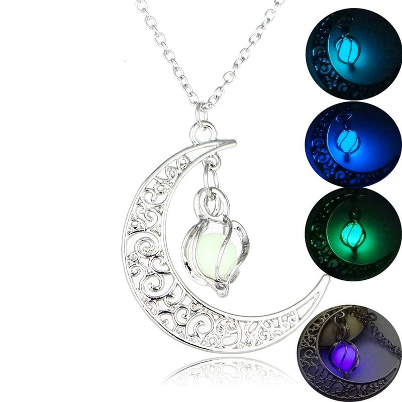 Hot Sale Moon Luminous Fashion Luminous Pendant Necklace Wholesale