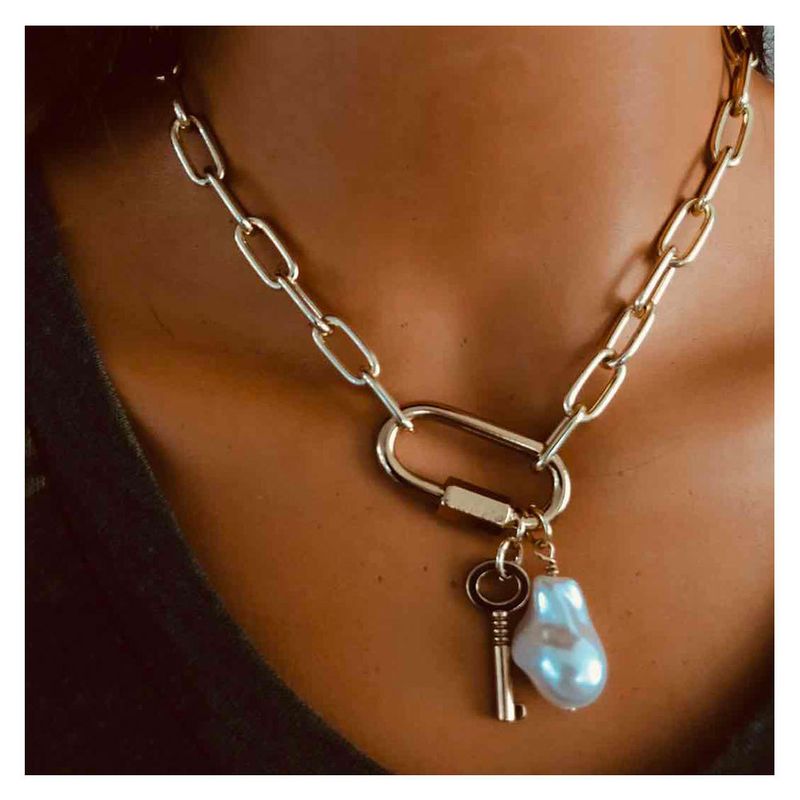 Fashion Link Buckle Special-shaped Pearl Alloy Clavicle Chain Necklace For Women