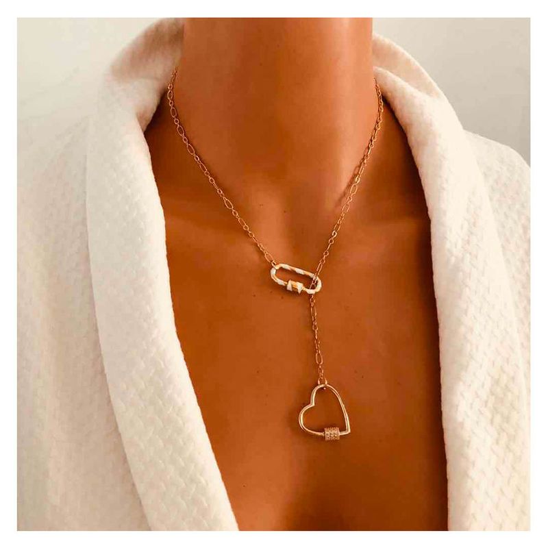 Fashion Single Layer Peach Heart Carabiner Fashion Color Link Buckle Necklace