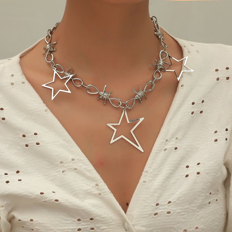 Hot-selling Geometric Exaggeration Dark Thorns Clavicle Chain Fashion Hollow Five-pointed Star Alloy Necklace