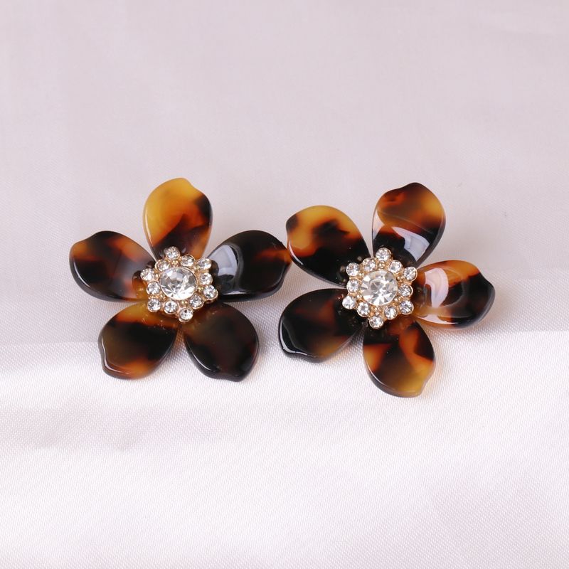 Wholesale Natural Resin Flowers Inlaid With Diamond Ball Earrings For Women