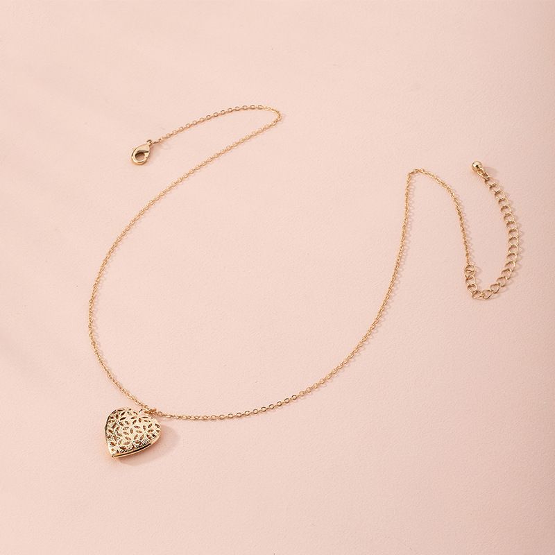 Mode Liebe Geformte Einfache Exquisite Legierung Halskette Für Frauen Großhandel