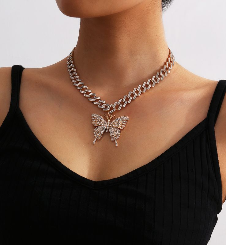 Fashion Micro-inlaid Rhinestone Geometric Fashion Simple Big Butterfly Alloy Necklace