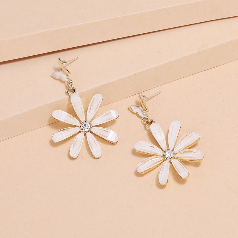 Koreanische Internet-prominente Mit Dem Gleichen Stil Einfache Und Frische Blumen Ohrringe Mode S925 Persönlichkeit All-match Gänseblümchen Schmetterling Blumen Ohrringe