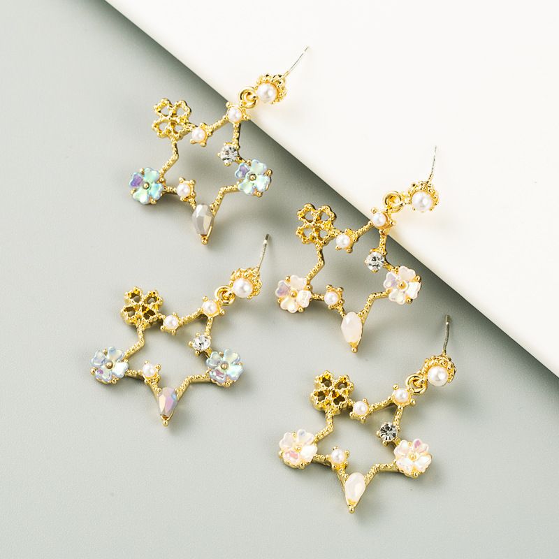 Korea's Exquisite Star S925 Silver Needle Alloy Inlaid Pearl Flower Earrings Wholesale