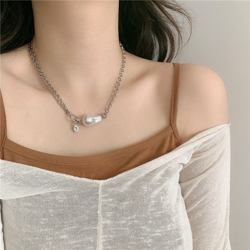 Baroque Shaped Pearl Long Copper Chain Retro Clavicle Chain Simple Palace Style Necklace For Women