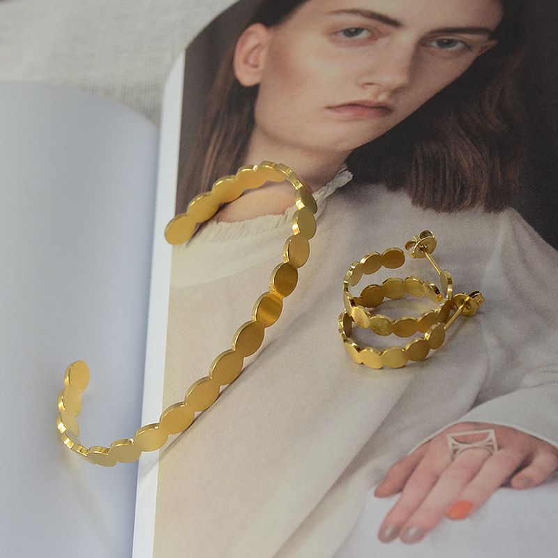 Mode Rétro Minimaliste Couture Ovale Boucles D&#39;oreilles En Acier Titane Ensemble De Bracelet Pour Les Femmes