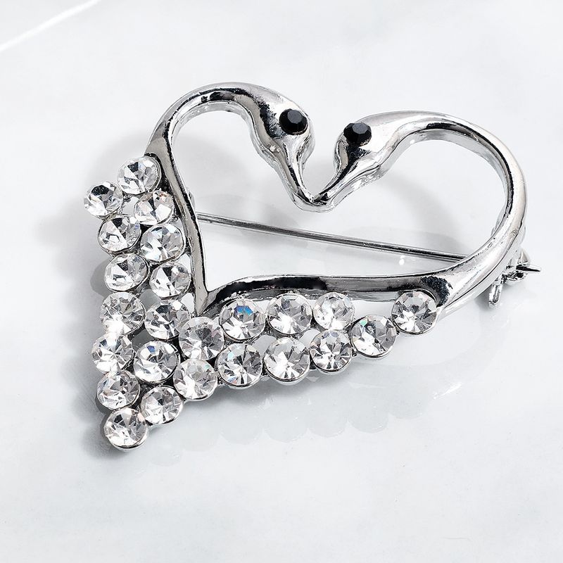 Hot Selling Heart-shaped Swan Diamond Brooch Dress Accessories