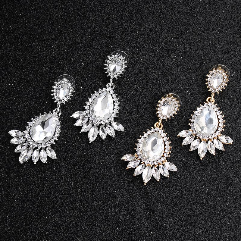 Mode Retro Palast Ethnischen Stil Übertrieben Kristall Lange Damen Ohrringe Für Frauen