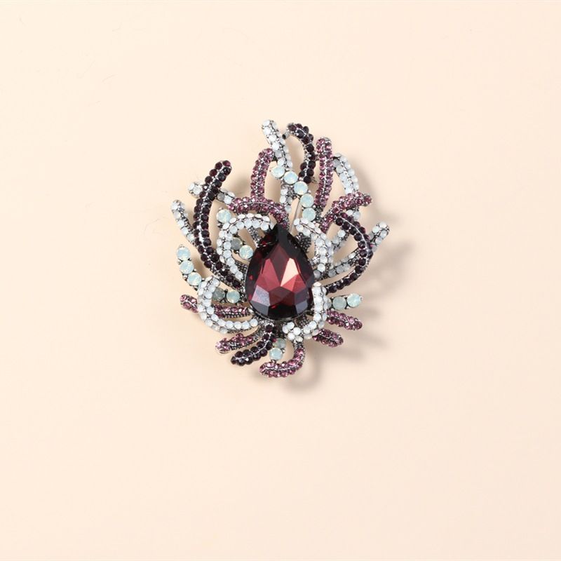 Fashion  Creative Exaggerated Crystal Diamond Brooch