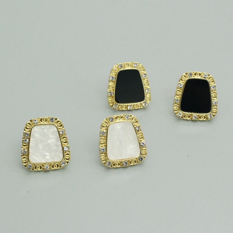 Hot Selling Fashion 925 Silver Needle New Black And White Earrings Wholesale