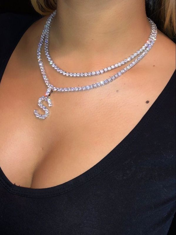 Collar De Mujer Con Colgante De Diamante Lleno De Nueva Letra De Moda