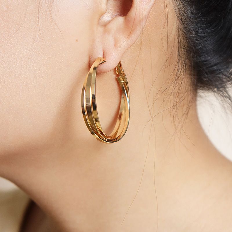 Popular New Pair Of Metal Ear Hoop Earrings Hot Selling Wholesale