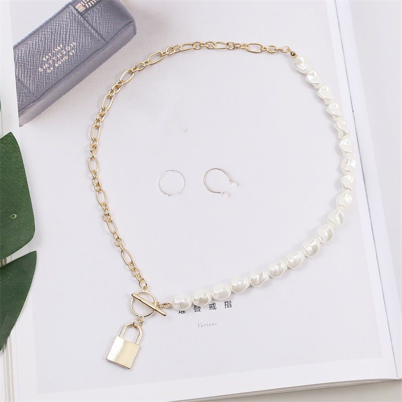 Fashion Asymmetrical Lock  Pendant Pearl Women's Necklace