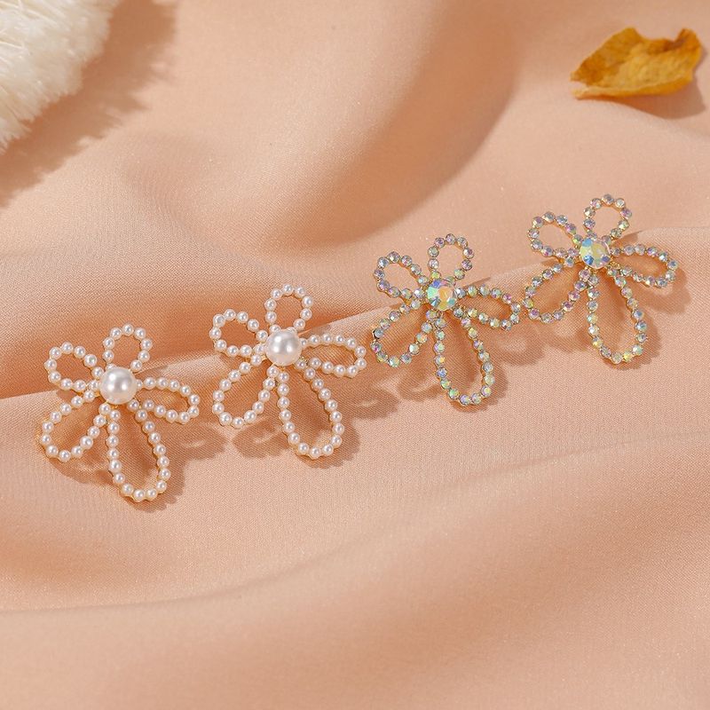 S925 Silver Needle  Pearl Flower Simple  Sweet Gradient Hollow Flower Stud Earrings