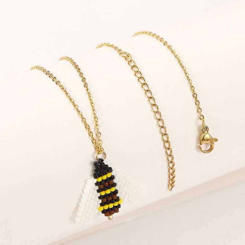 Korean Cute Hand-woven Bee Rice Bead Pendant Necklace Jewelry Wholesale