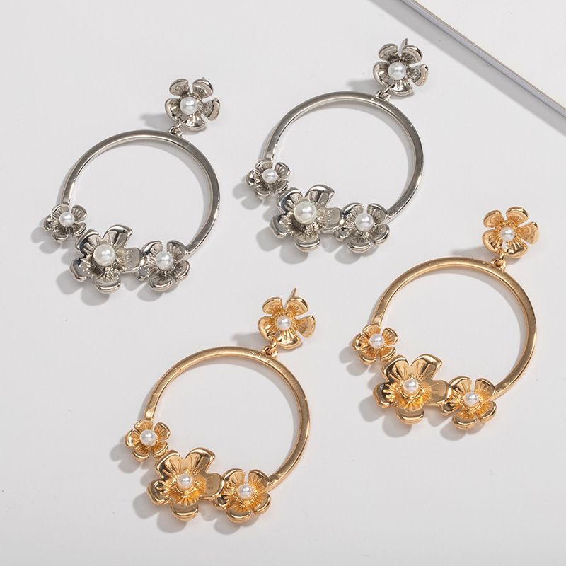 New Simple Pearl Flower Earrings