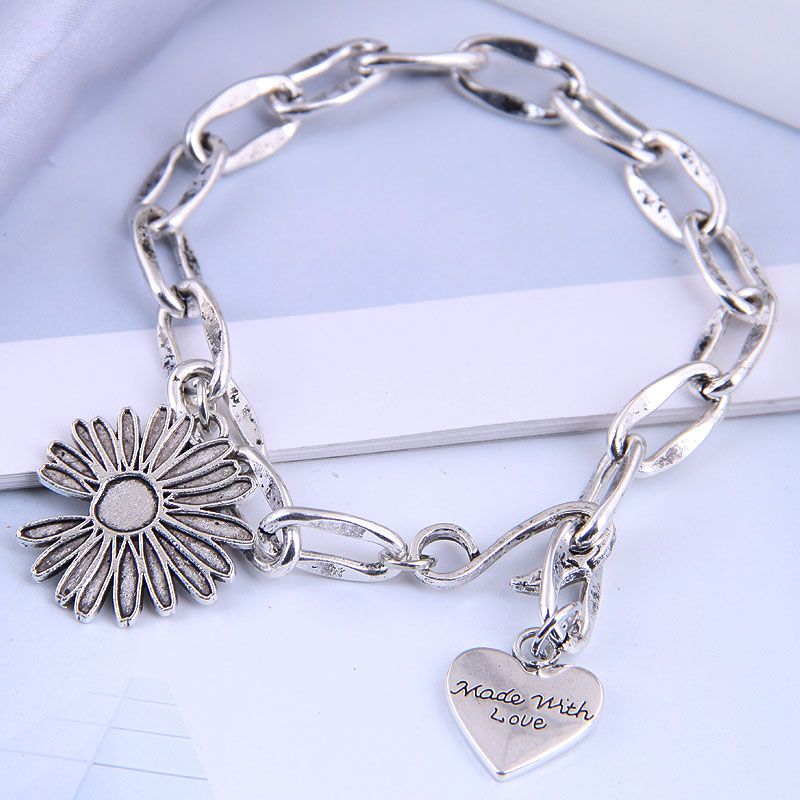 Fashion Metal Simple Chrysanthemum Heart Bracelet