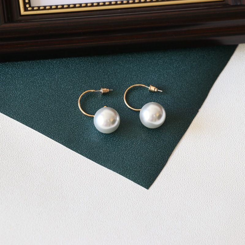 White Big Pearl C-shaped Simple Earrings