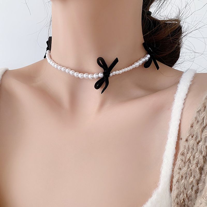 Velvet Bow Pearl Necklace