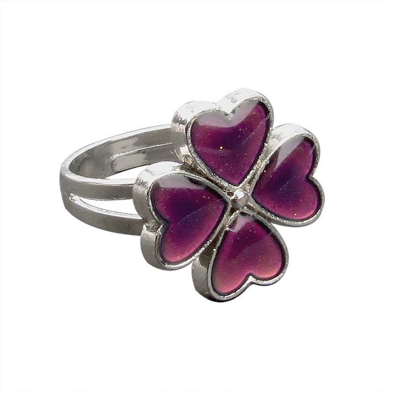 Fashion Classic Four-leaf Petals Flowers Ring