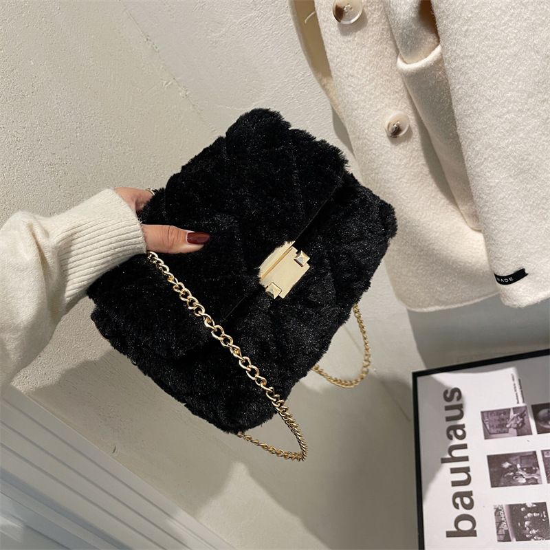 Plush Chain Shoulder Bag Lock Rhombus Women's Bag New 2021ins Furry Autumn And Winter Simplicity Fashion Small Square Bag