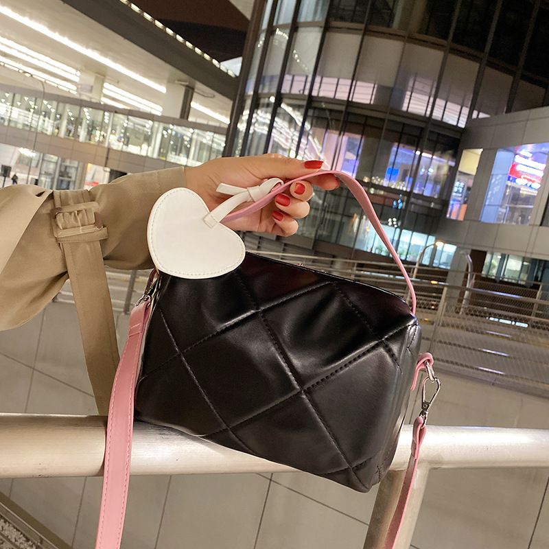 Fashion Texture Handbag 2021 New Niche Rhomboid Pillow Bag Messenger Bag