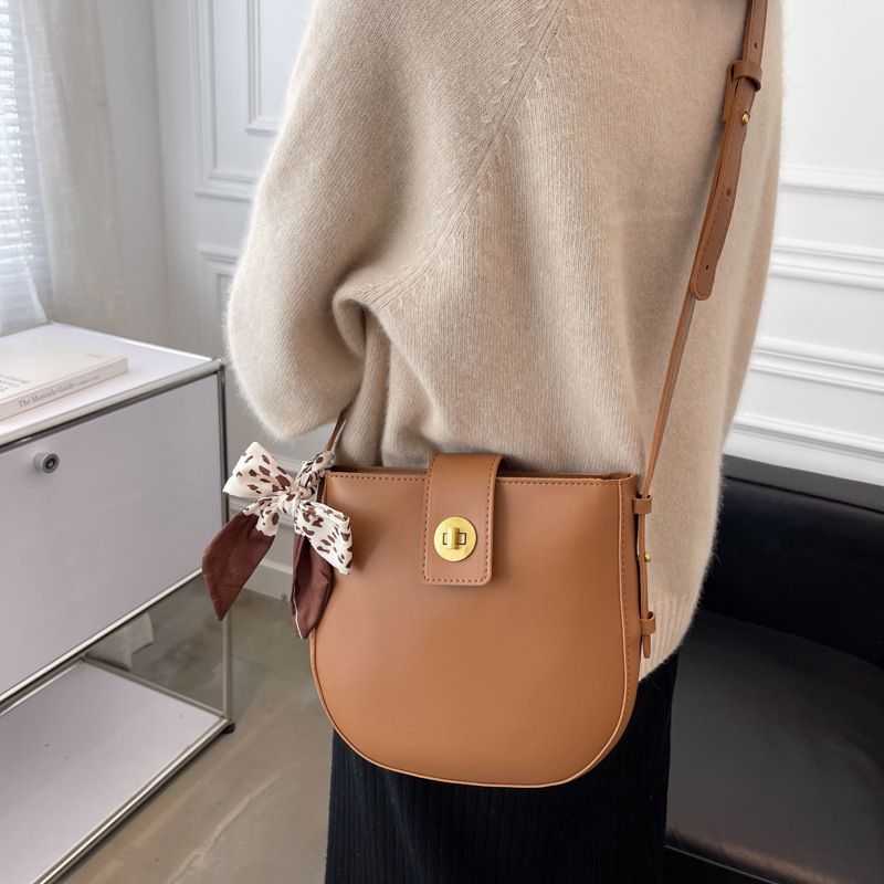 2021 New Autumn And Winter Fashion Casual Saddle Texture One-shoulder Messenger Bag