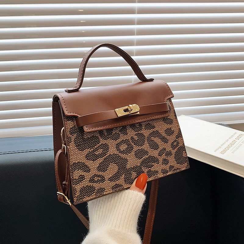 Fashion Leopard Sense Portable Geometric Messenger Bag