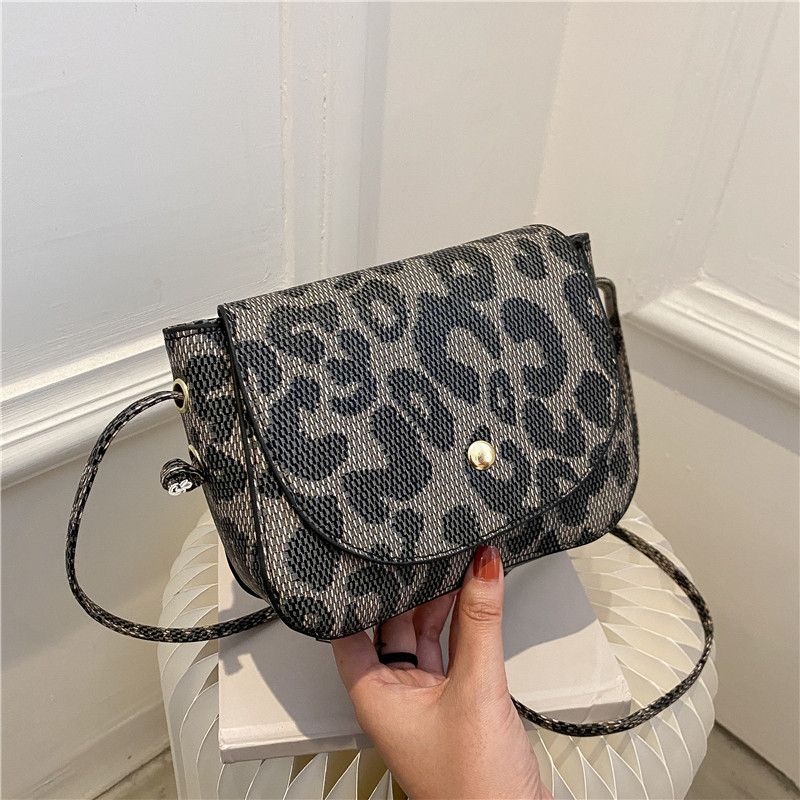 Autumn Trendy Fashion Casual Retro Popular Western Style Underarm Small Bag