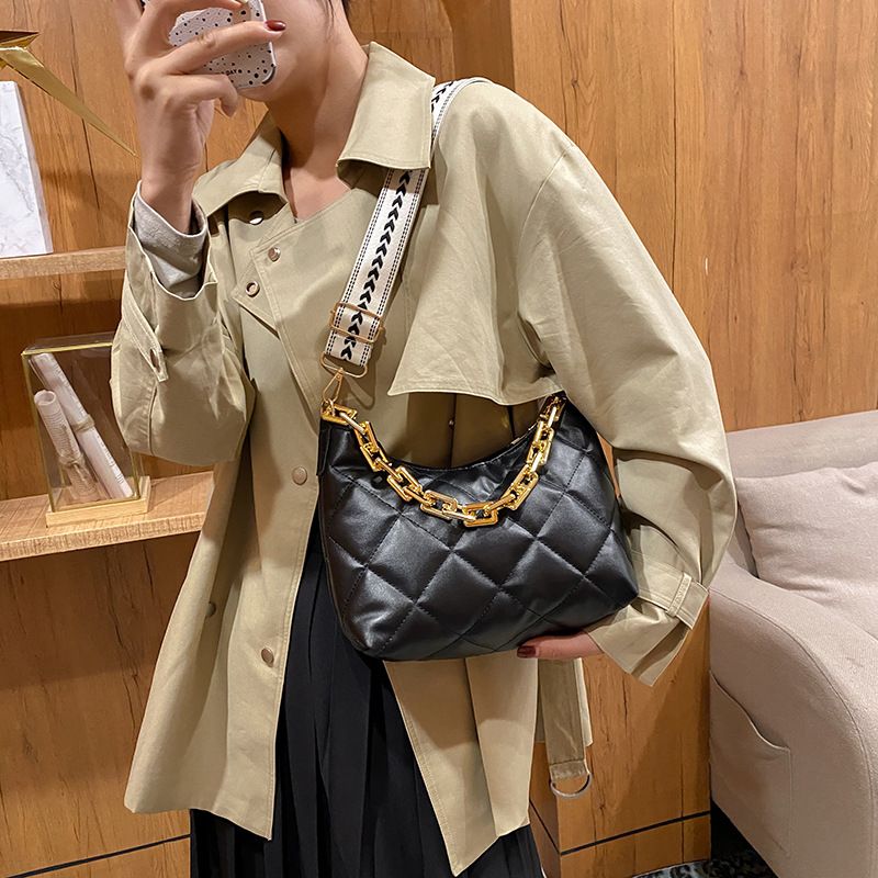 This Year's Popular Small Bag Women's Bag 2022 New Fashion Rhombic Western Style Messenger Bag Internet Celebrity Solid Color Chain Bag