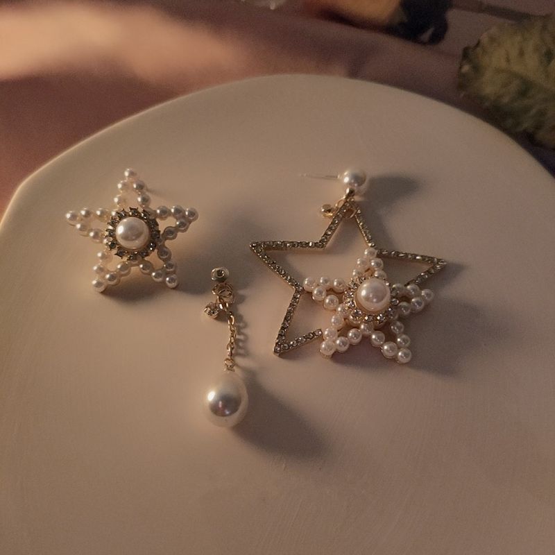 Korean New Flashing Diamond Five-pointed Star Pearl Exaggerated Asymmetric Earrings