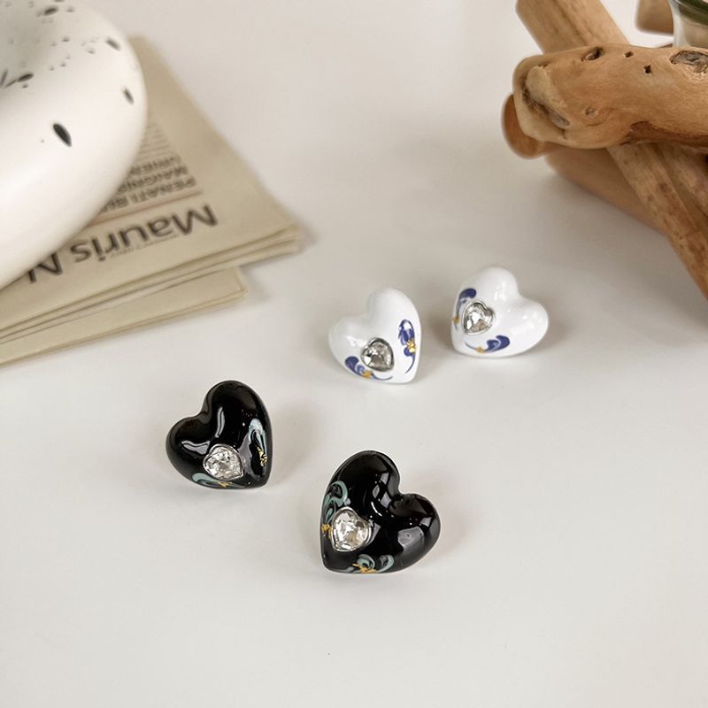 Retro Simple Cute Love Earrings Painted Heart Diamonds Large Diamond Earrings