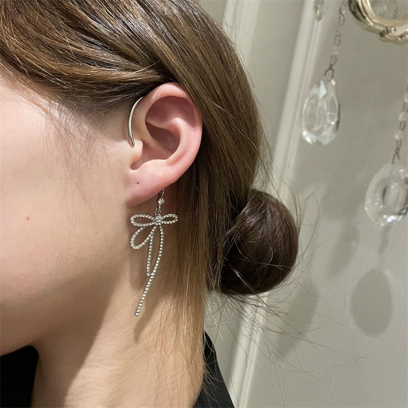 Pearl Bow Asymmetrical Personality Earrings High-end Flash Diamond Ear Clip