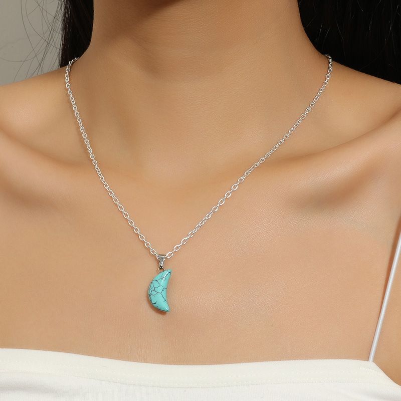 Personalized Retro Turquoise Moon Pendant Simple Graceful Men's And Women's Necklace Cross-border E-commerce One Piece Dropshipping